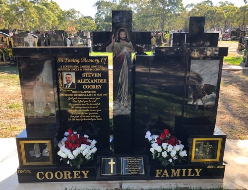 Lawn monument double